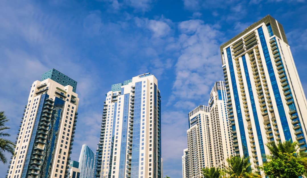 Apartments vs Villas in Dubai 2026: What’s Better for Investment?